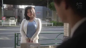 Người chồng yếu không làm lên đỉnh, bà xã lên mạng tìm trai trẻ làm tình khỏe
