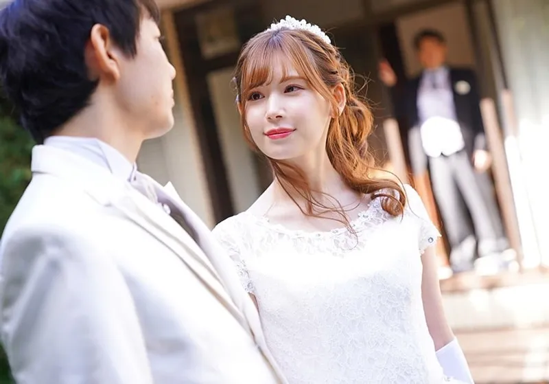 Bố chồng yêu nện người yêu của con trai ngay sau lễ cưới của con trai