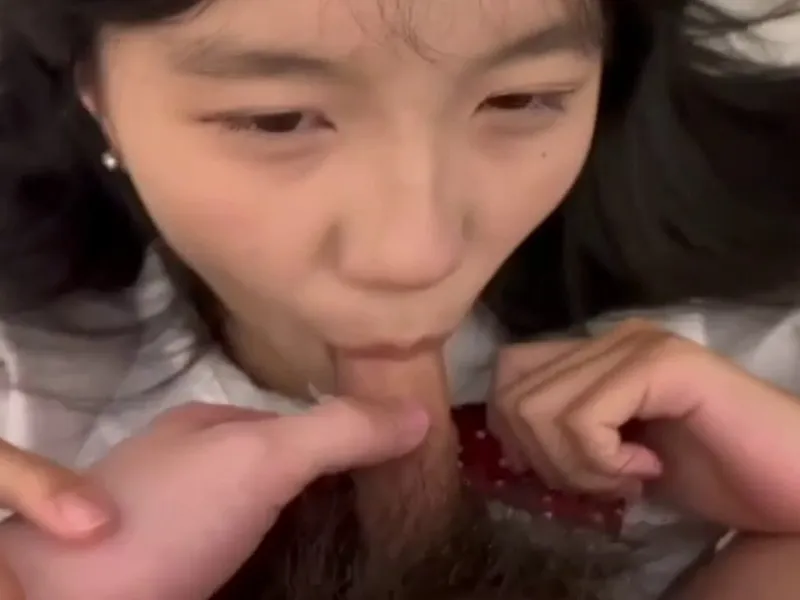 Em loli dễ thương liếm cặc biến em thành con đào dâm dục p2